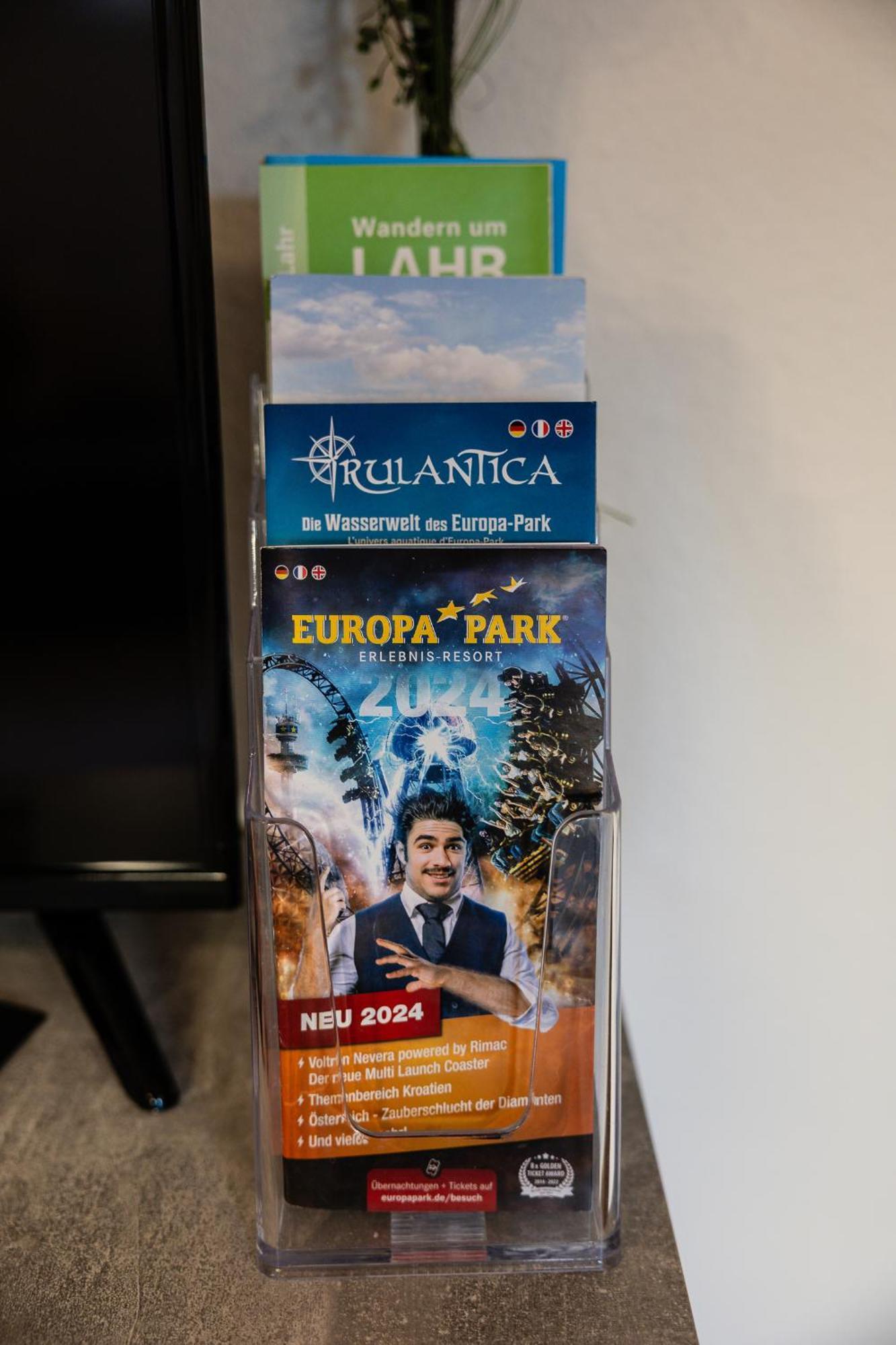Fe Wo Europa Park - Strassburg - Colmar - Wallbox Schwanau Buitenkant foto